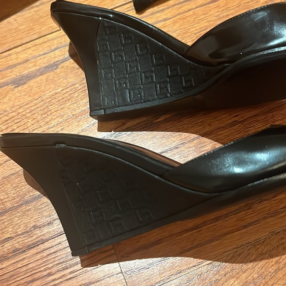Gucci slides 3 1/2” apex heel height - Picture 3 of 6